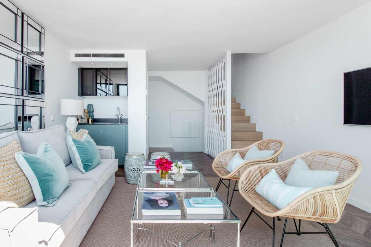 Rincon Del Mar Watch Waves Roll In From The Lavenderfringed Balcony Villa Rincon de la Victoria Exterior photo